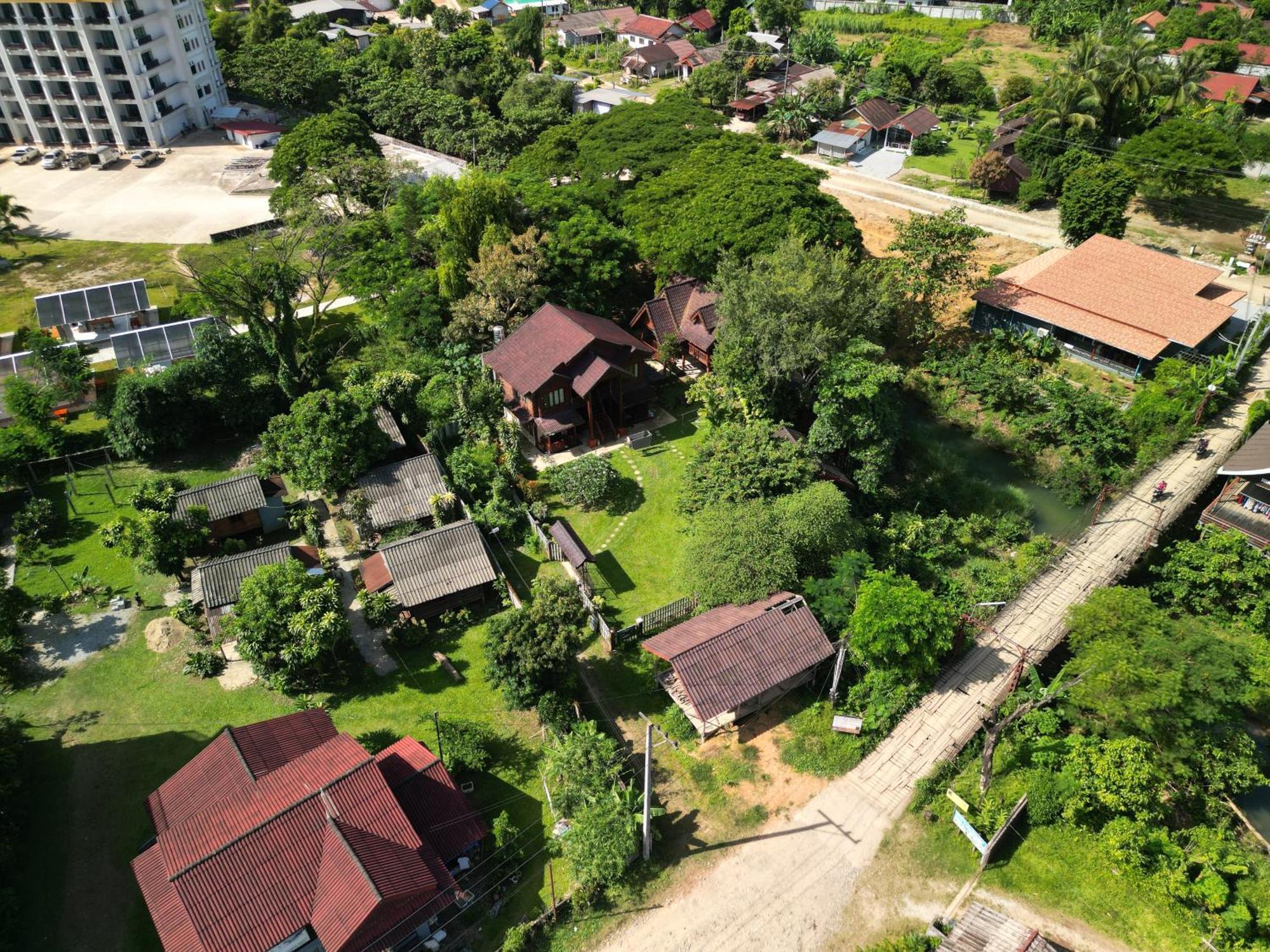 Namsong Bridge Bungalows Vang Vieng Exterior photo